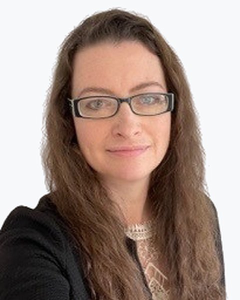 Vicky Crooks, director